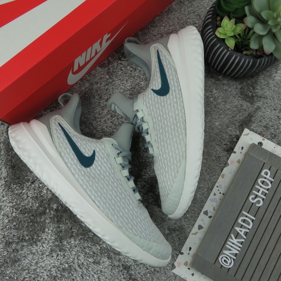 Nike Shoes - Nike Renew Sneakers